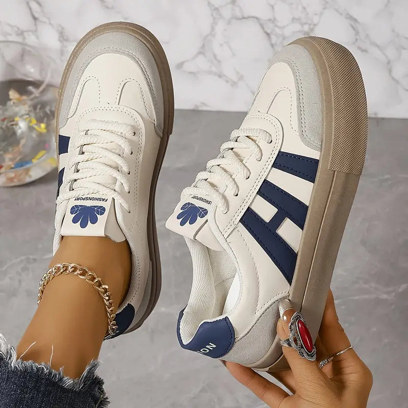Bequeme Sneaker Damen retro mit Schnürung