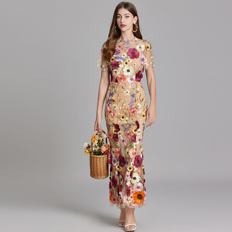 Damen-Maxikleid mit Blumenapplikationen