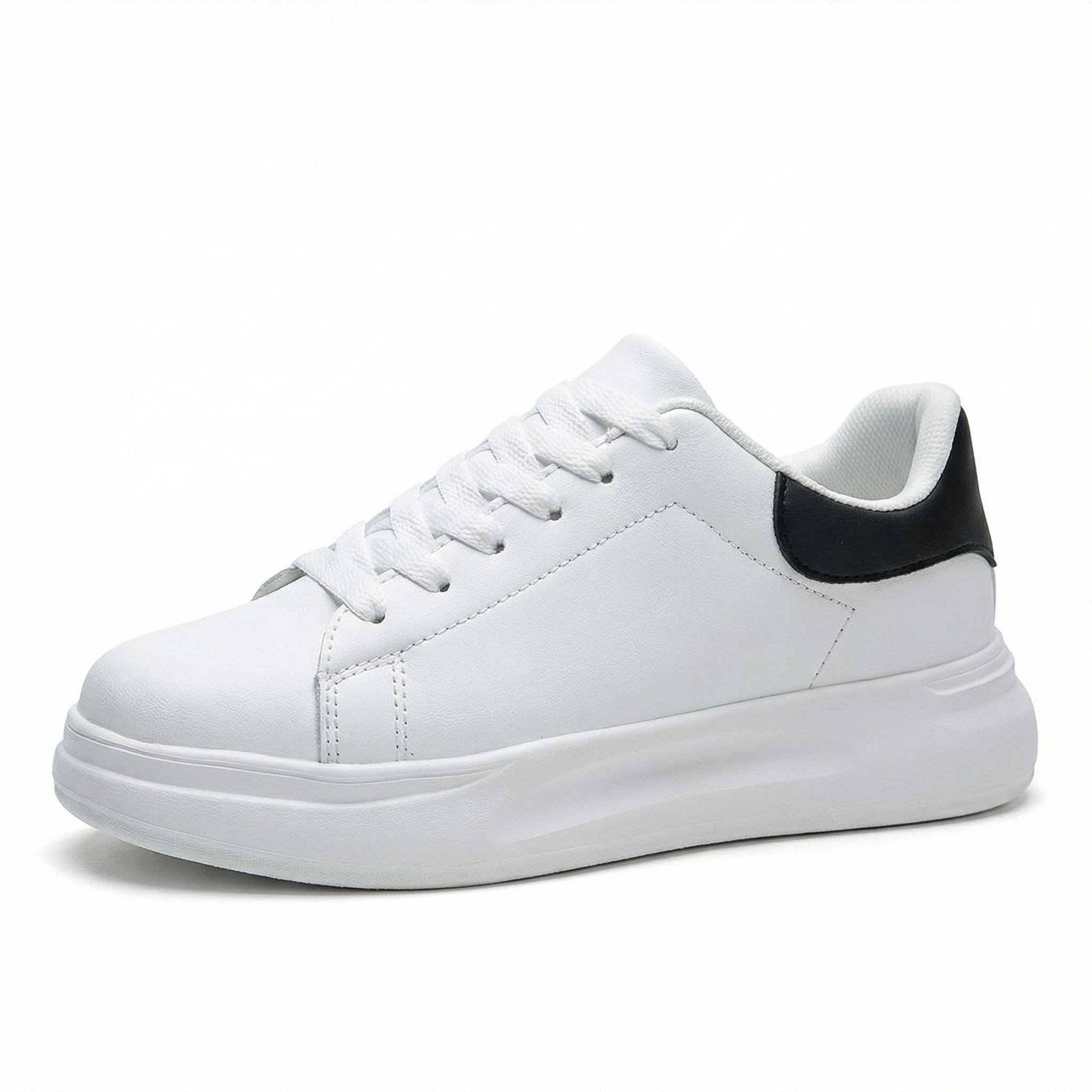 Bequeme Sneaker mit Schnürung