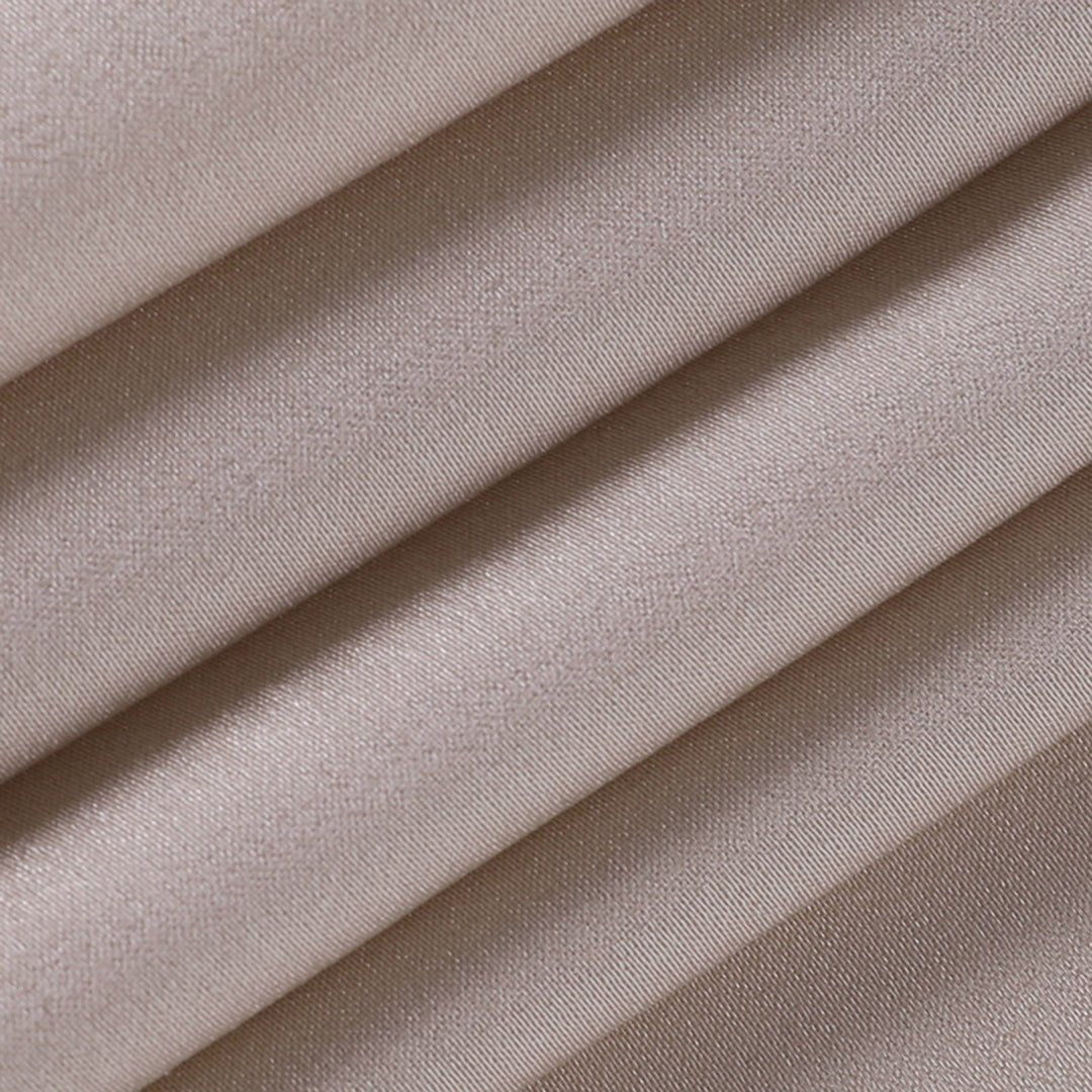 Damen Schlitzkleid Klassisch | Elegant Close Up