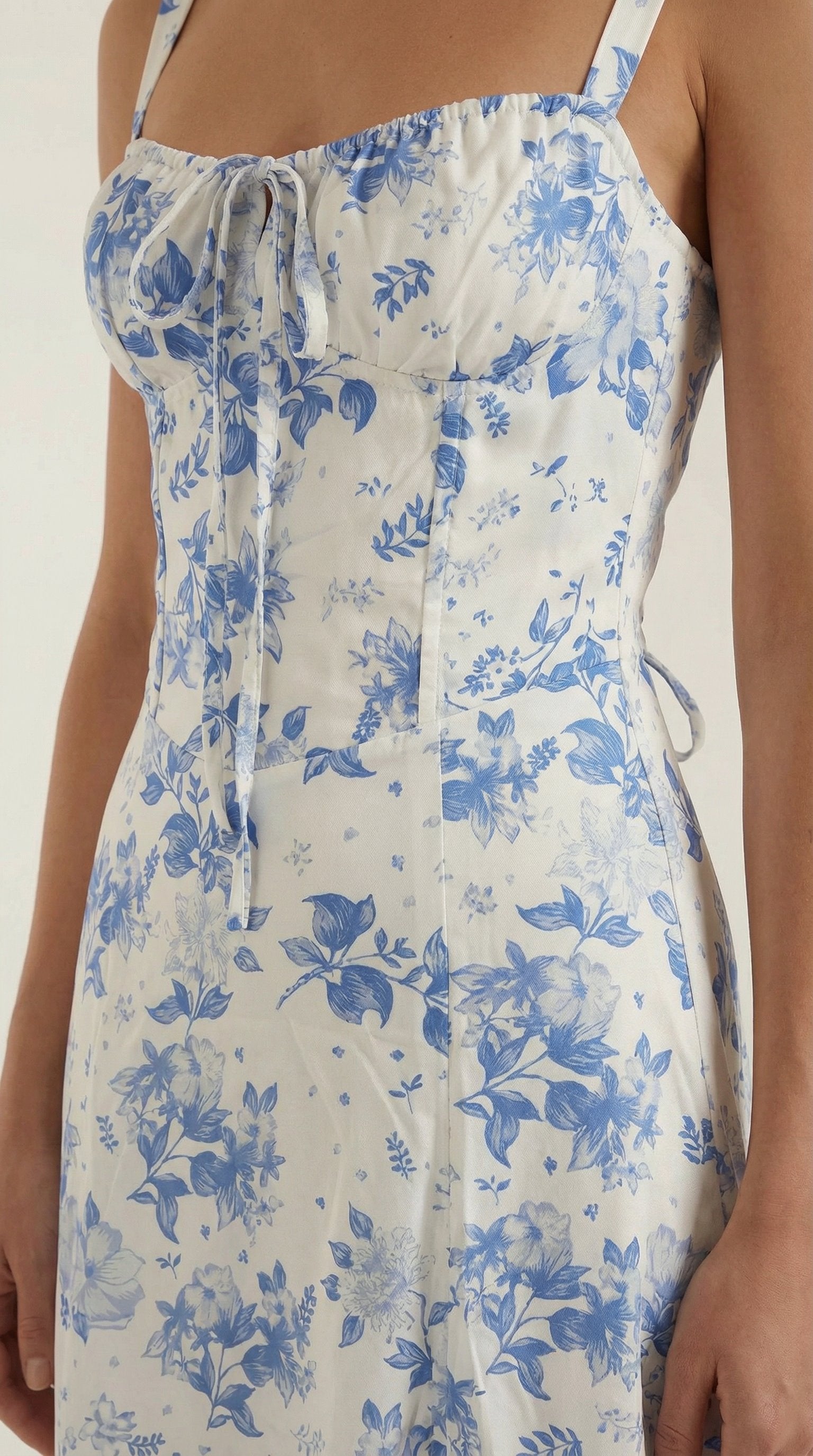 Damen Sommerkleid Seitenschlitz | Midi Detail