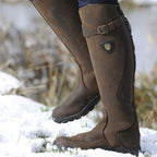 Kniehohe Stiefel | Riemendetail mit Profilsohle