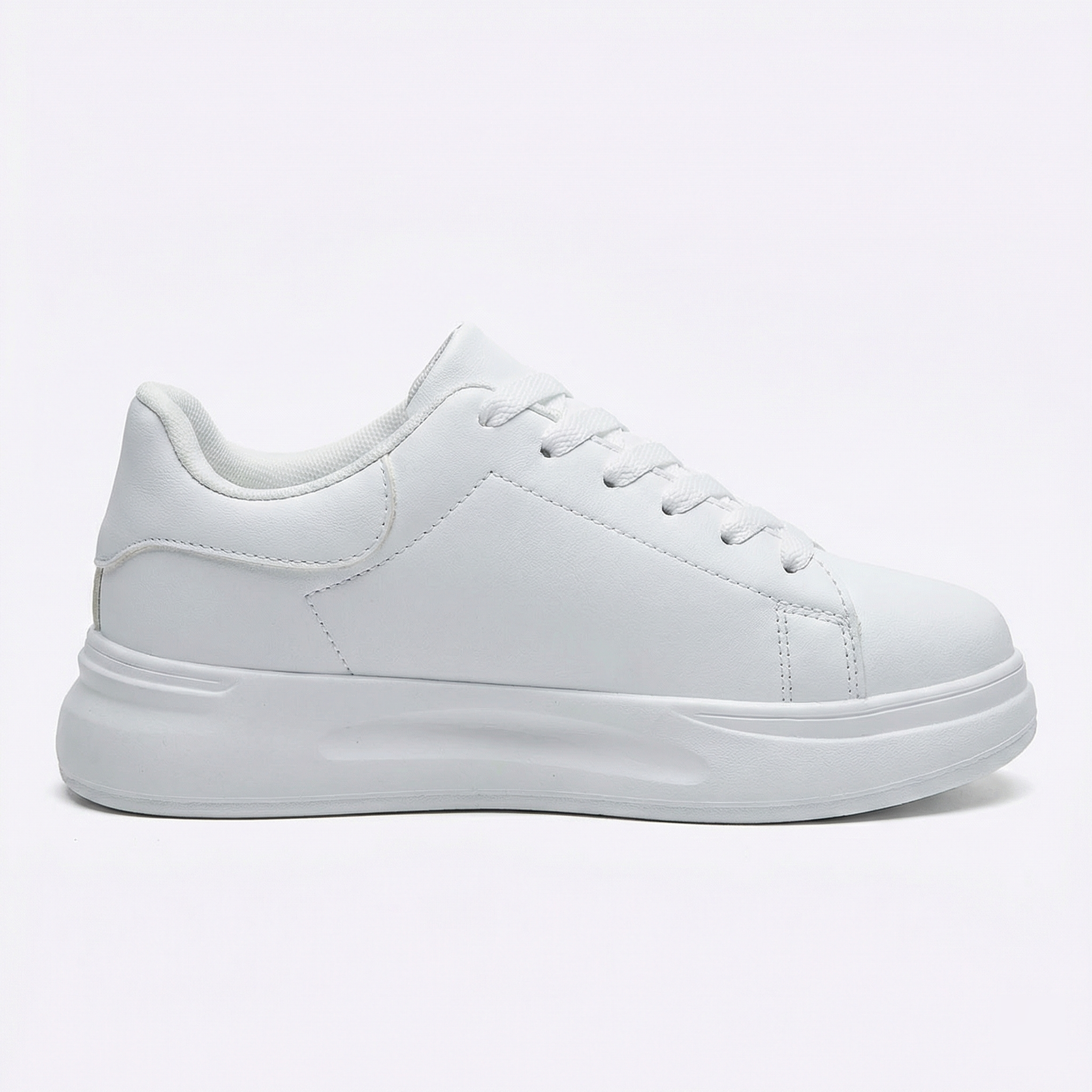 Bequeme Sneaker mit Schnürung