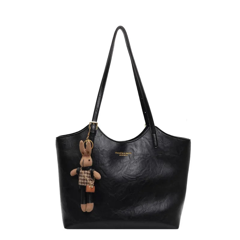 Damen Elegantes Schultertasche groß mit Anhänger – Ansicht 4