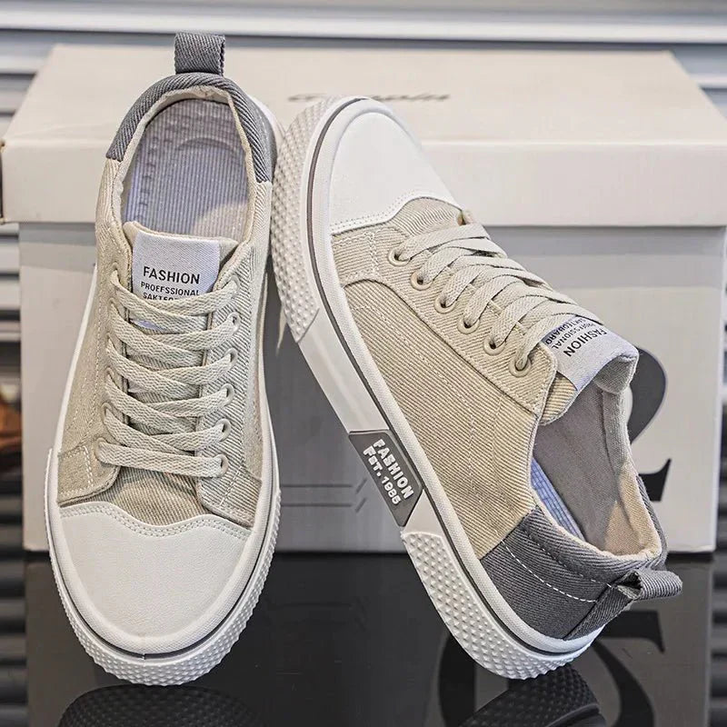 Canvas-Sneaker Low-Top mit Schnürung