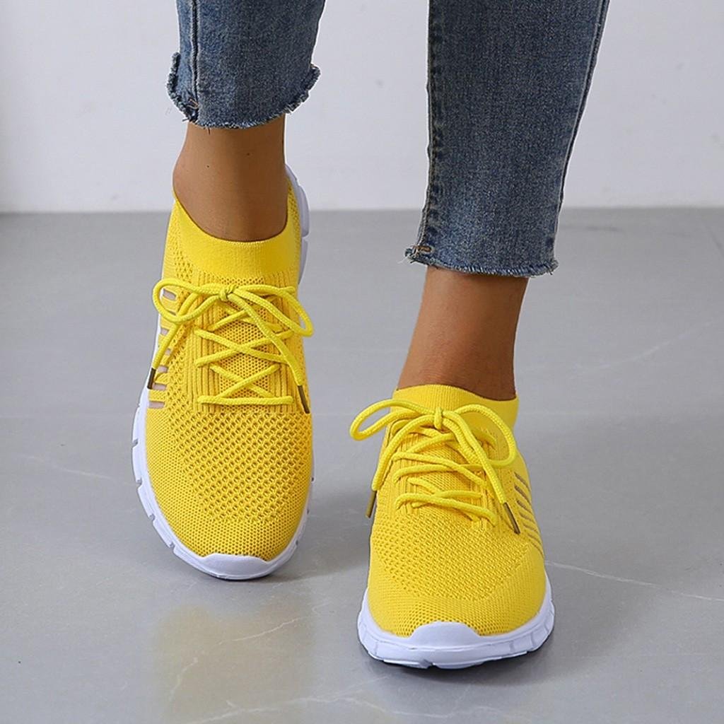 Stella - Sportliche Flyknit Sneaker für Damen Close Up