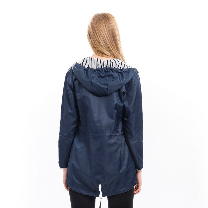 Thea - Wind- und wasserdichte Mackintosh-Jacke für Damen Front