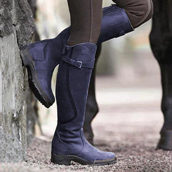 Kniehohe Stiefel | Riemendetail mit Profilsohle