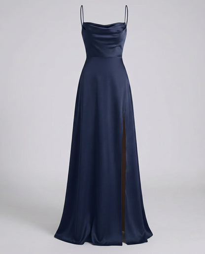 Violet - Elegantes Seiden Maxikleid für Damen Close Up
